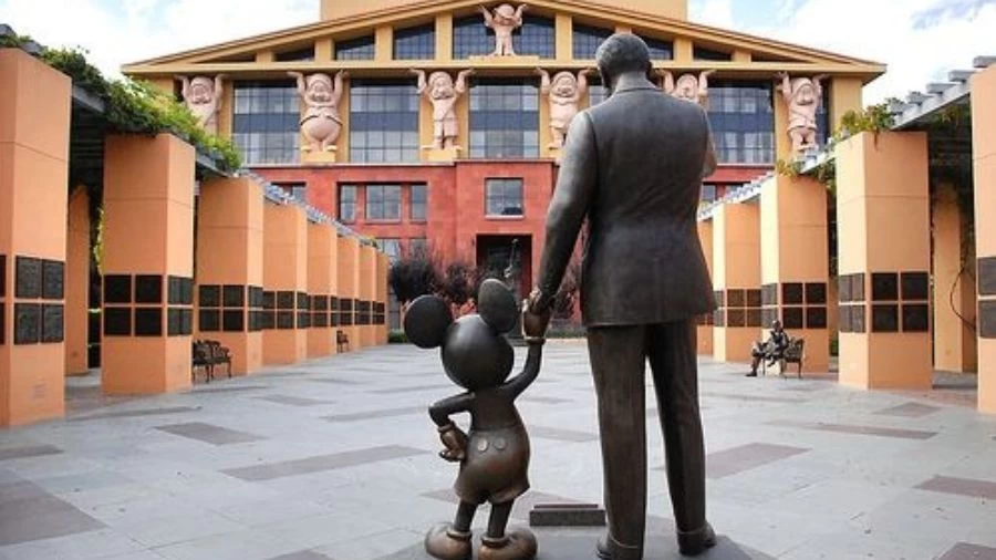 Disney Stock Price Jumps 2.14% on November 3, Reaching $85.07