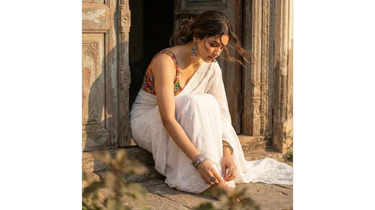 Best Google Gemini AI Photo Editing Prompts That Girls Are Using to Make Their Saree Photos Gorgeous and Viral - 4692566947836e50374475 