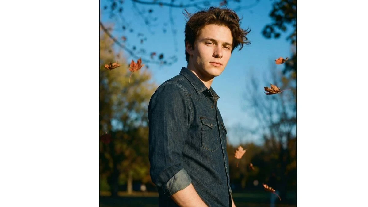 Best Google Gemini Photo Editing Prompts for Boys to Create Realistic, Stylish Cinematic Outdoor Portraits - 4692a715fc47fc51754467